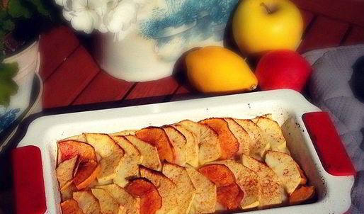 сладкая лазанья с яблоками, некторинами, грецкими орехами и курагой