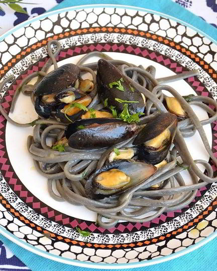 Рецепт черной пасты с морепродуктами