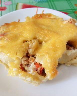 Каннеллони с курицей и грибами под соусом бешамель