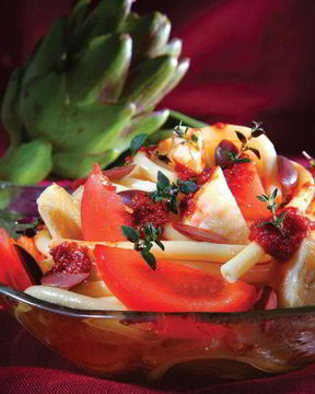 Макароны с артишоками, оливками и запеченными томатами