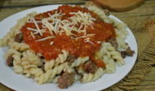 макароны с фаршем под соусом