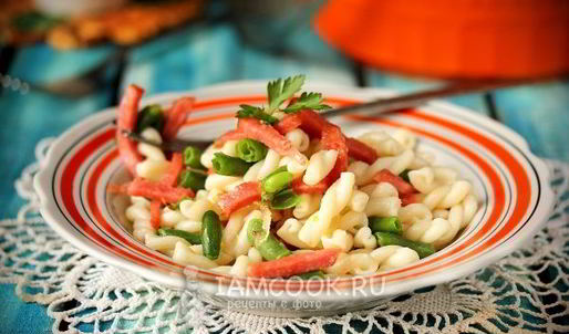 макароны с колбасой