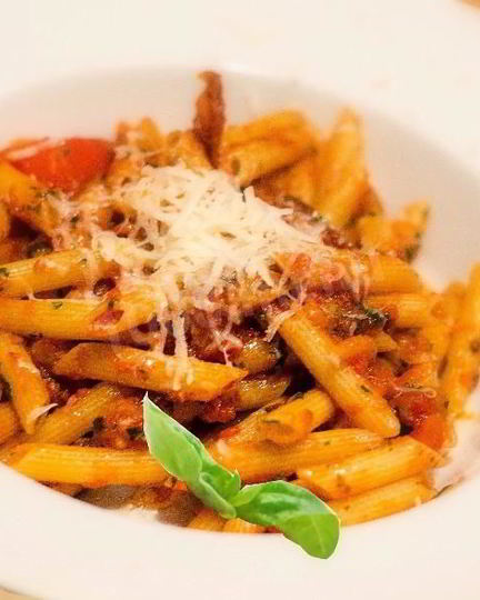 Рецепт макарон с помидорами и сыром