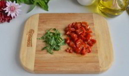 макароны с цукини, козьим сыром и зеленым горошком