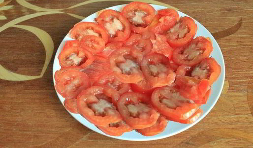 макароны со шпинатом и помидорами