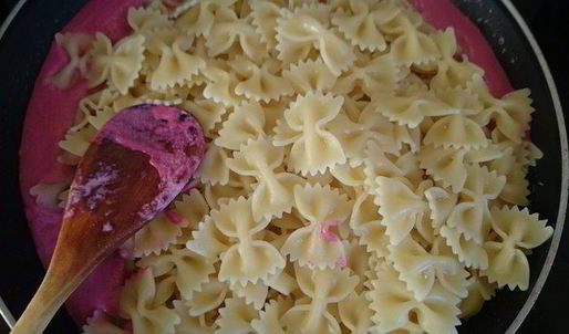 паста розовые бабочки