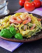 Паста с королевскими креветками в сливочном соусе