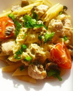 Паста с курицей и грибами