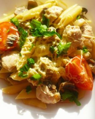 Паста с курицей и грибами