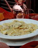 Паста с шампиньонами и луком-пореем