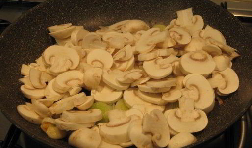 паста с шампиньонами и луком-пореем