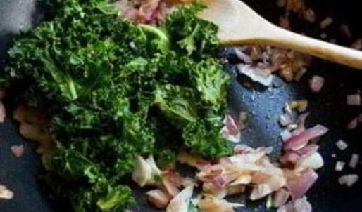 паста с тушеной капустой кале