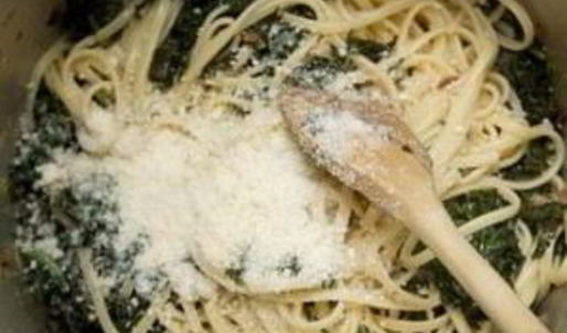 паста с тушеной капустой кале