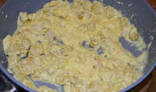 спагетти с курицей в сливочном соусе