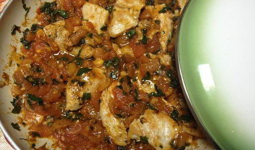 спагетти с курицей в томатном соусе