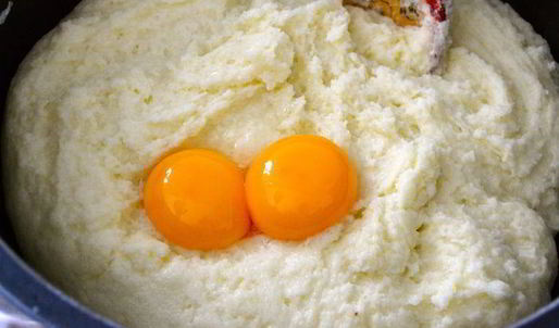 манные ньокки по-римски, запеченные под соусом бешамель