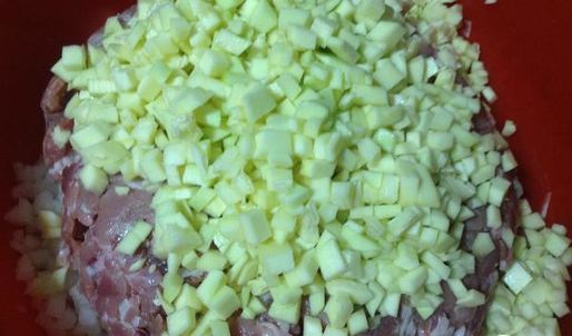 манты со свининой и тыквой