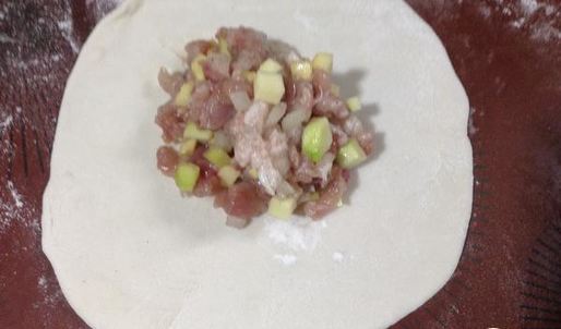 манты со свининой и тыквой