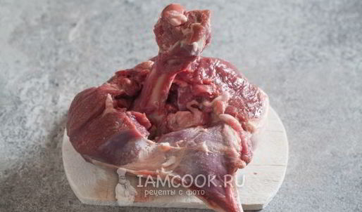 баранья нога, запеченная в духовке в фольге