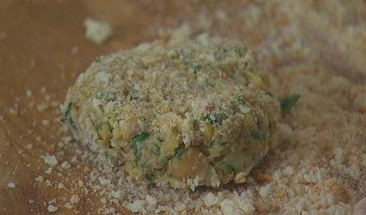 биточки из нута с сардинками