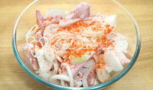 крылышки на решетке на углях