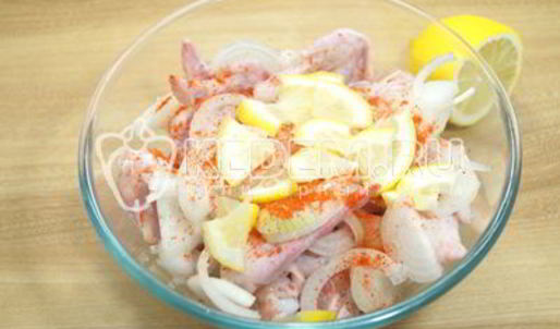 крылышки на решетке на углях