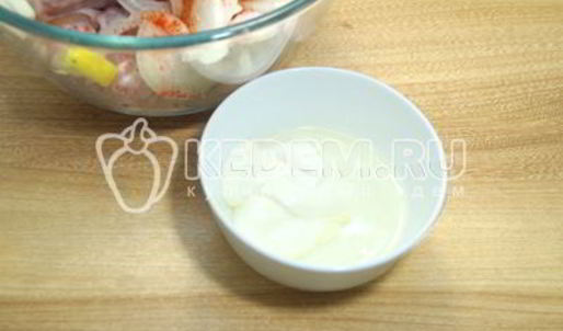 крылышки на решетке на углях