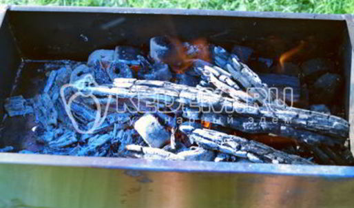 крылышки на решетке на углях