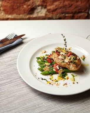 Куриная грудка со спаржей