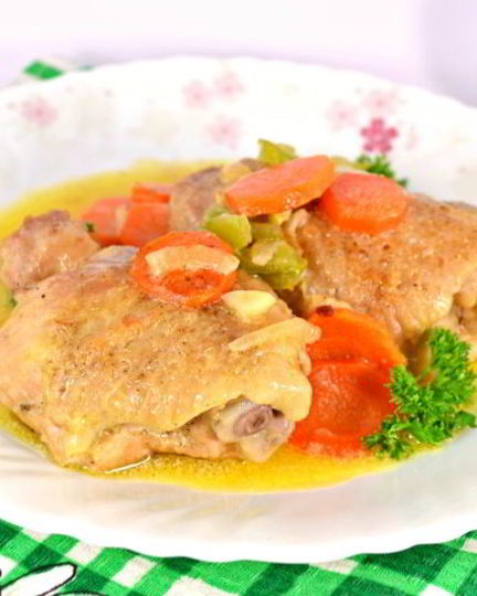 Рецепт куриных бедрышек тушеных в сметане