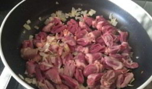 куриные сердечки со сметаной