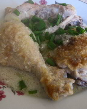 Курица, тушенная в сливках