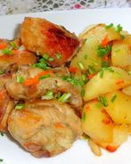 Курица в казане на плите