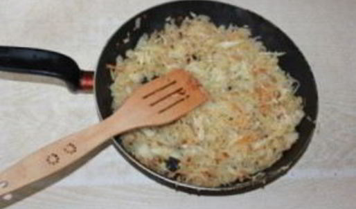 сазан, фаршированный капустой и икрой