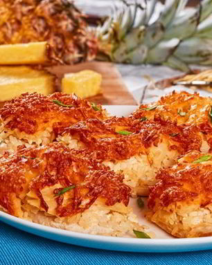 Сочная курица с ананасами и сыром