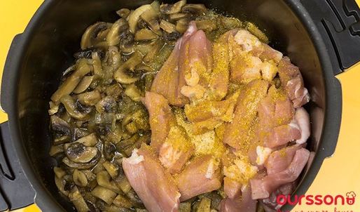 свинина обжаренная в шампиньонах со сливками