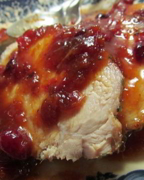 Свинина в брусничном соусе