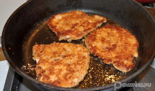 свиные отбивные в луково-соевом маринаде