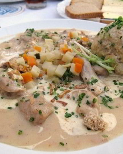 Рецепт телятины тушеной с овощами под соусом из сметаны