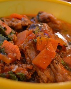 Тушеные свиные ребрышки в мультиварке