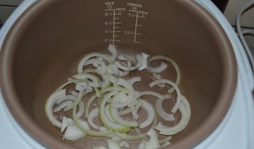 тушеные свиные ребрышки в мультиварке