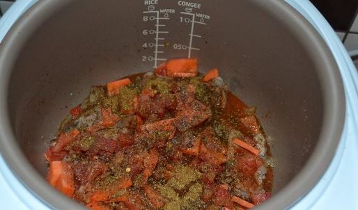 тушеные свиные ребрышки в мультиварке