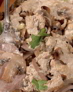 Язык, тушенный в сметане