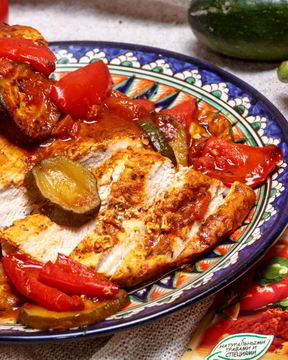 Запеченное филе индейки с овощами