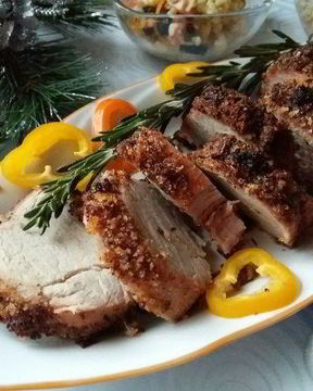 Запеченное мясо с хрустящей хлебной корочкой