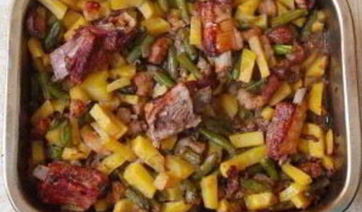 запеченные свиные ребрышки с овощами