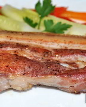 Жареная свиная грудинка