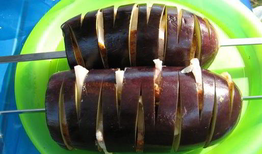 баклажан с салом на гриле