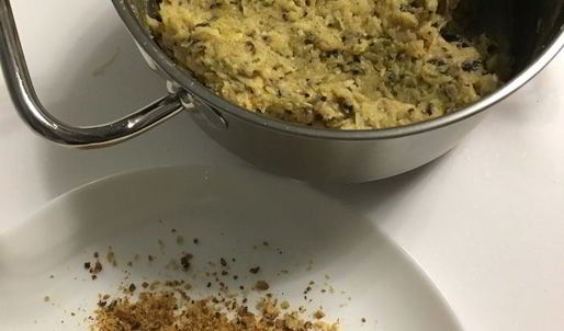 биточки из фасоли с вялеными томатами