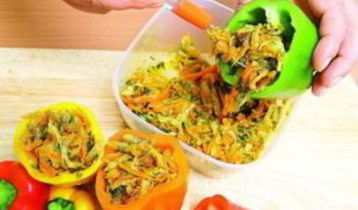 болгарский перец, фаршированный овощами